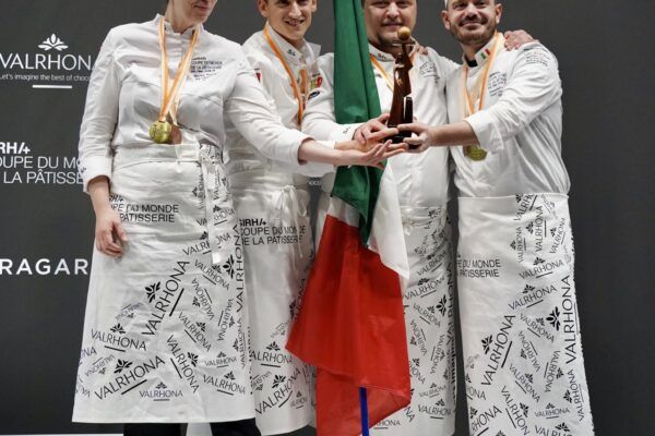 Coppa-del-Mondo-di-Pasticceria-2023-Team-Italia-FnA2wfxWQAsazbL